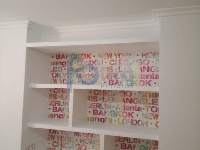 Colocación de papel decorativo