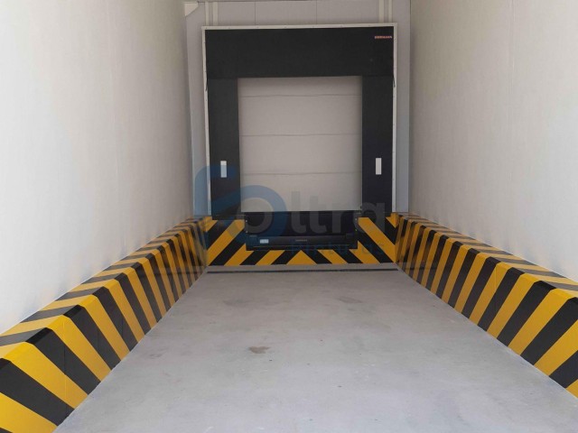 Señalización en muelle de carga