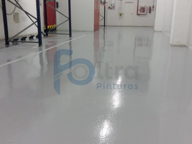 Pintura epoxi en suelo