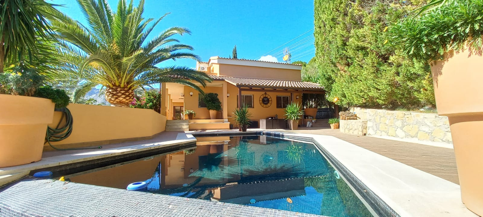 Confort y Calidad, Interior y Exterior